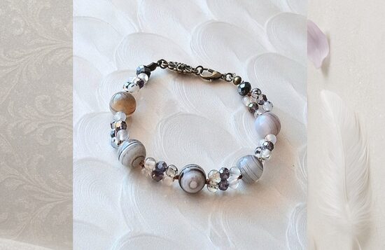 Ahāta rokassprādze